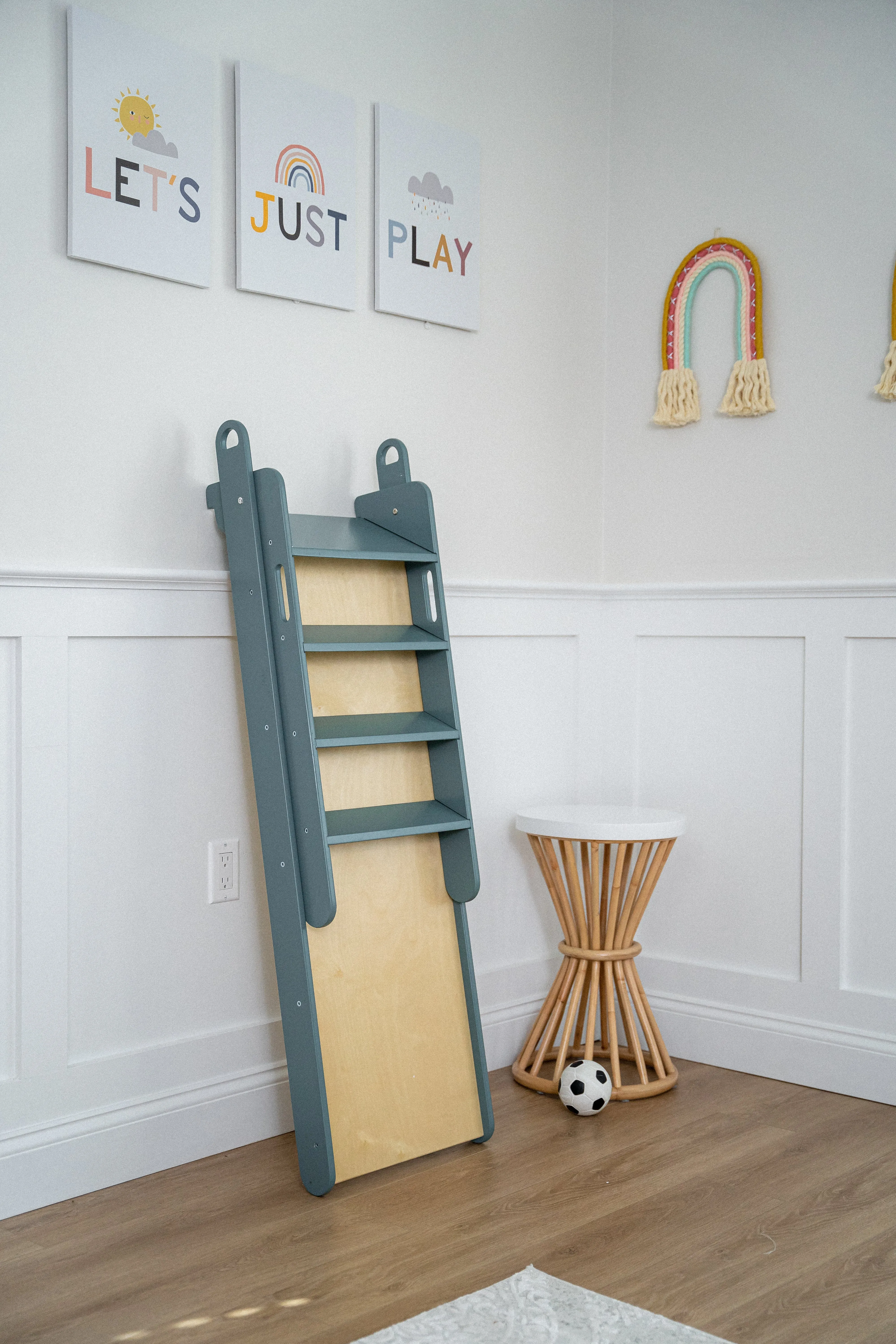 Avenlur Holland- Wooden Folding Slide