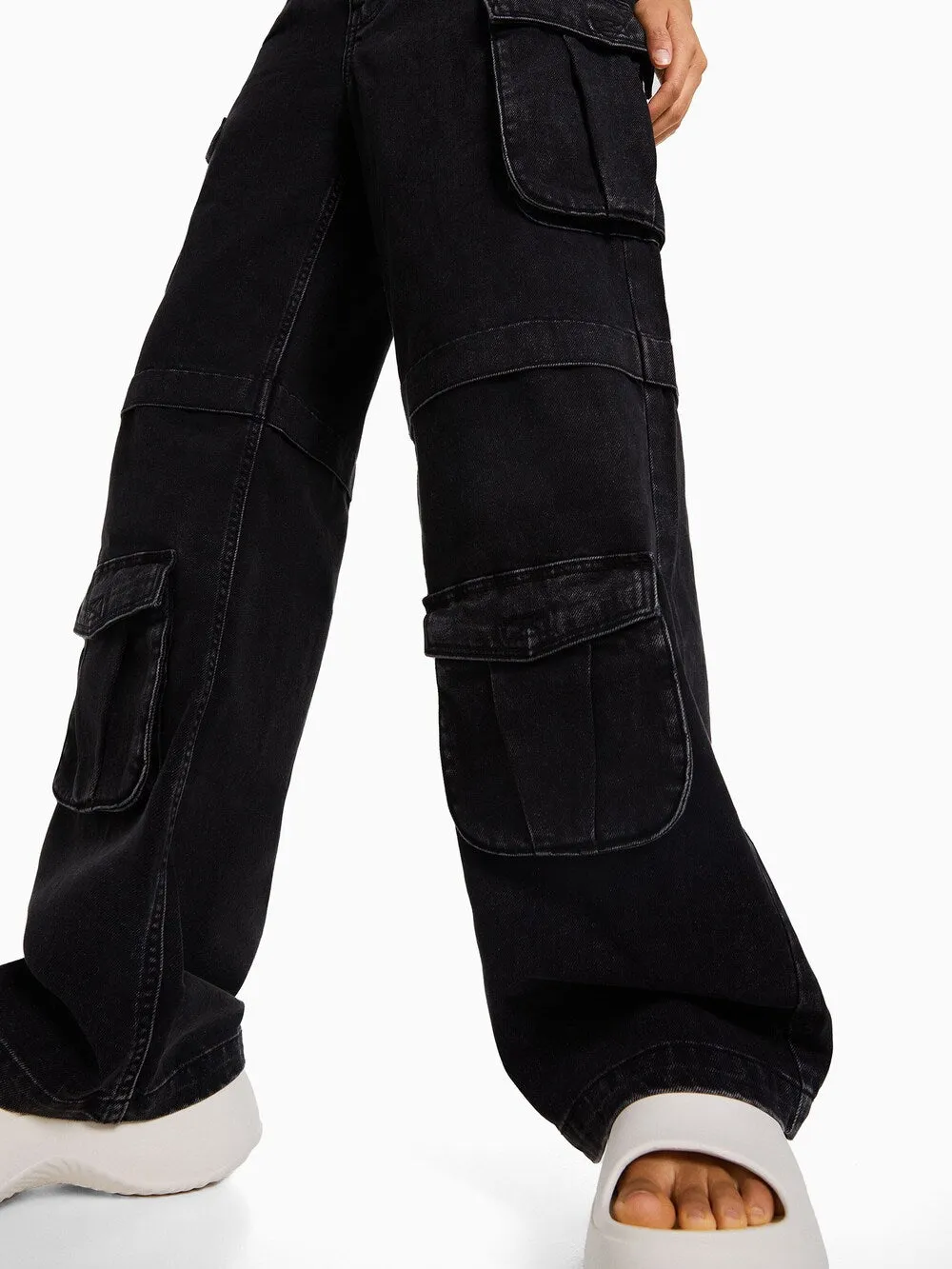 Bershka wide cargo jeans, black