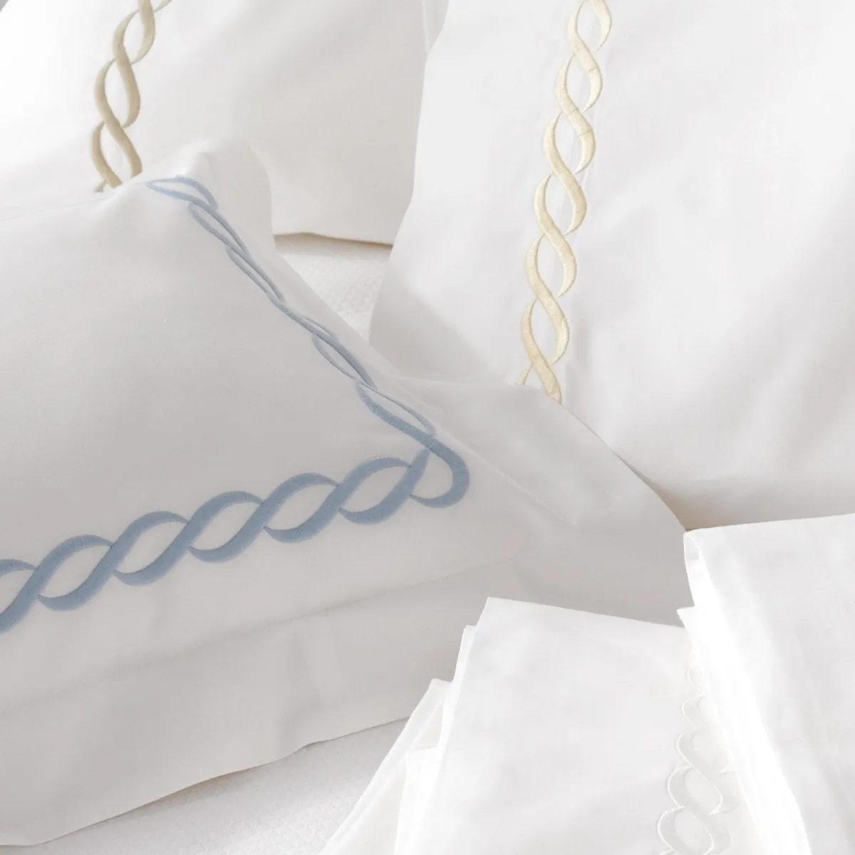 Classic Chain Embroidered Sheet Sets
