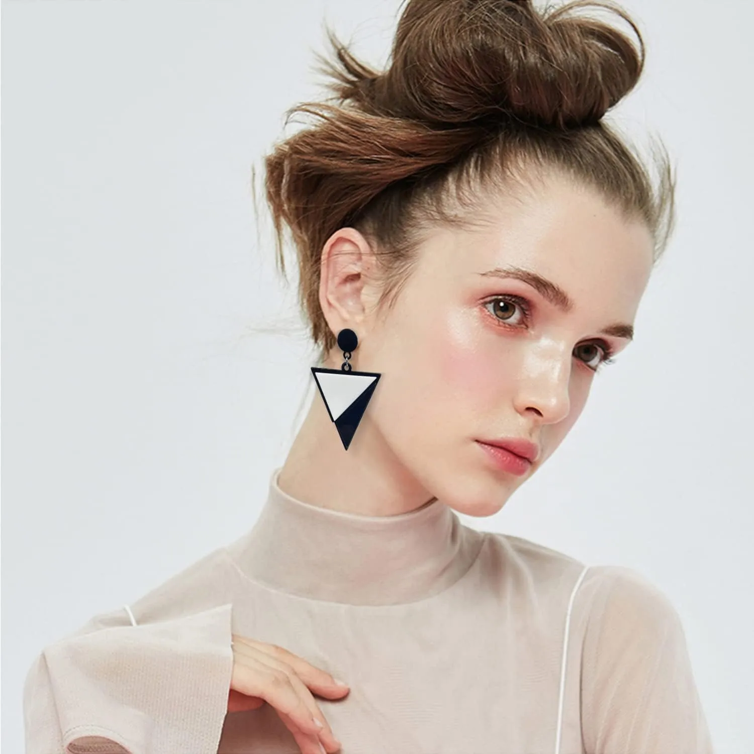 Fashion White Black Triangle Stud Earrings Acrylic Geometric Round Drop Dangle Earrings for Women Girls Summer Holiday Party Jewelry